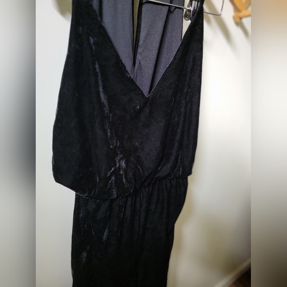 Velour black jumpsuit romper sienna sky size medium - Picture 3 of 4